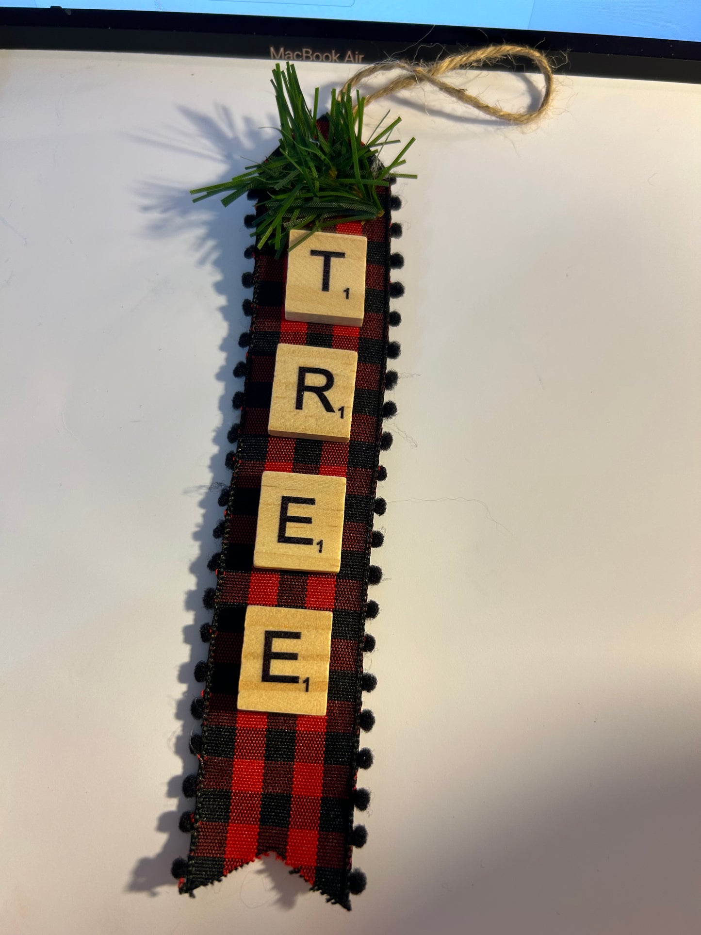 Tree Spine Dangle