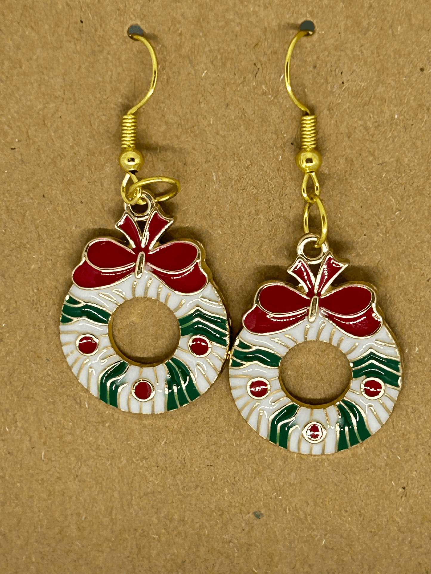 White and Green Wreath earrings