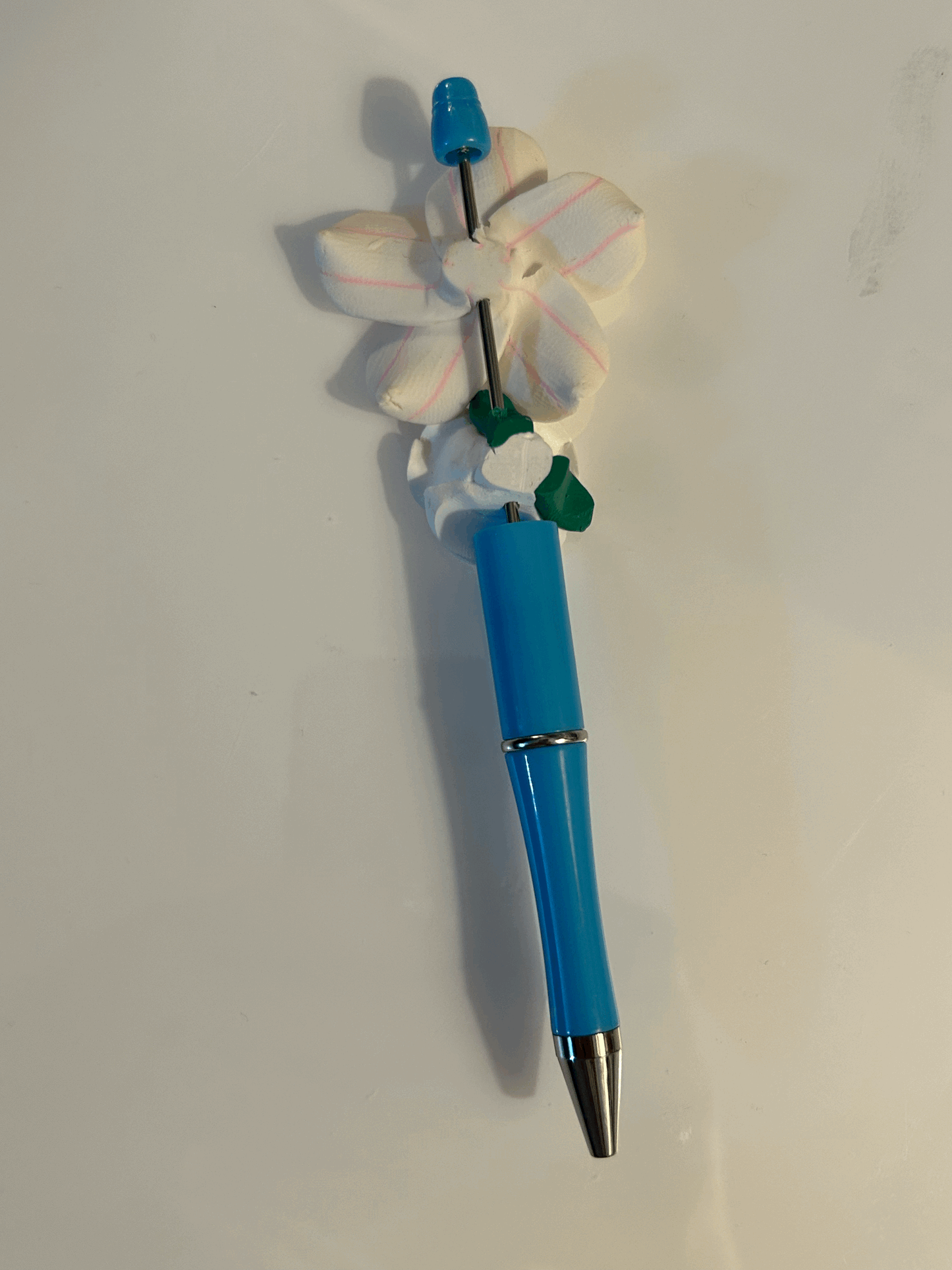 White flower ball point pen